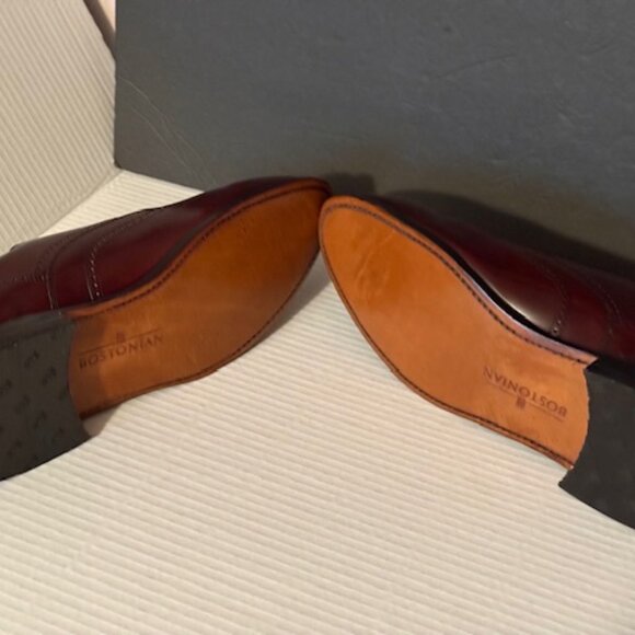 New/Without box -  Bostonian Classics Burgundy Wingtip Toe Oxford Shoes: 11 D/B - Picture 7 of 9